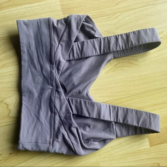 ✨Lululemon Wild Twist Bra
Dusty Dawn 4 - Picture 6 of 7